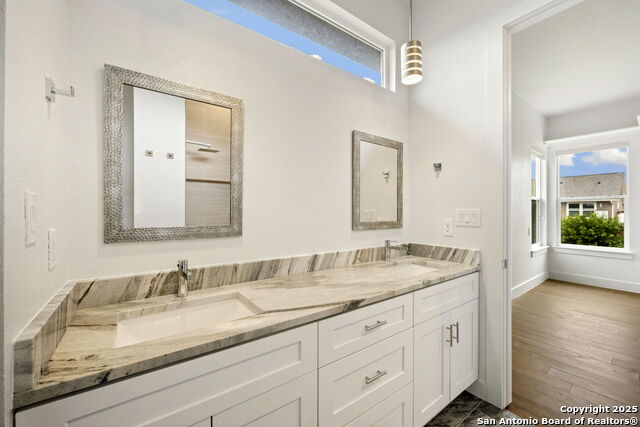 Image 21 of 40 For 217 Peter Kleid Loop