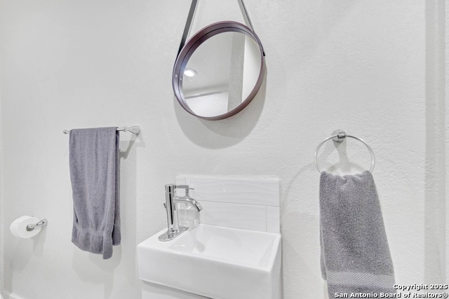 Image 24 of 36 For 1407 Leal  3