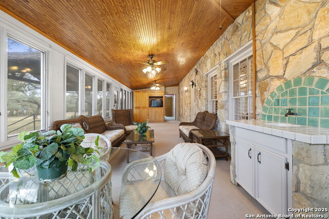 Listing photo id 12 for 315 Flying R Ranch