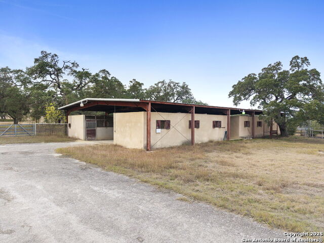 Listing photo id 66 for 315 Flying R Ranch