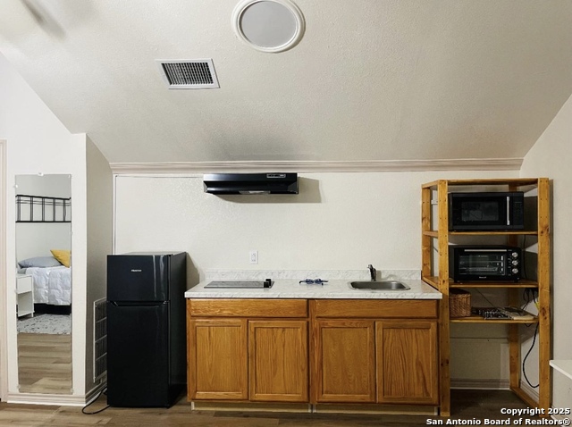 Image 7 of 21 For 8411 Echo Creek