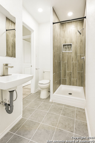 Listing photo id 12 for 4207 Waterwood Pass