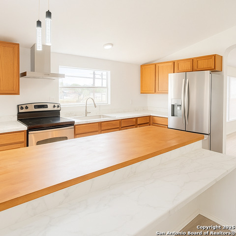 Listing photo id 3 for 4207 Waterwood Pass