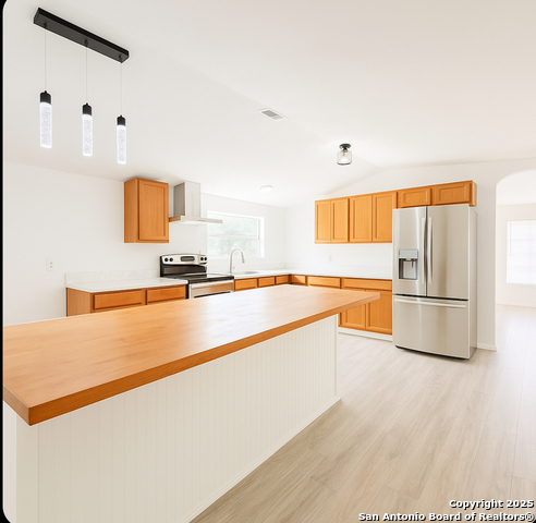 Listing photo id 4 for 4207 Waterwood Pass