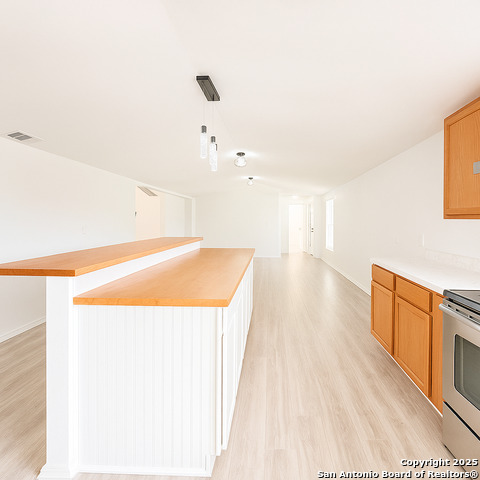 Listing photo id 5 for 4207 Waterwood Pass