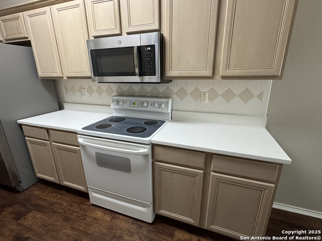 Image 13 of 29 For 7203 Snowden Crest