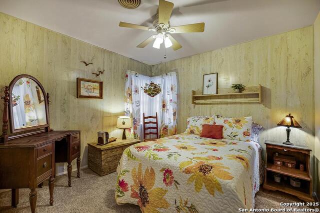 Listing photo id 12 for 943 Deely Pl