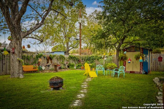 Listing photo id 15 for 943 Deely Pl