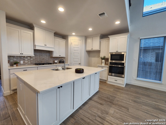 Listing photo id 9 for 12510 Thrall