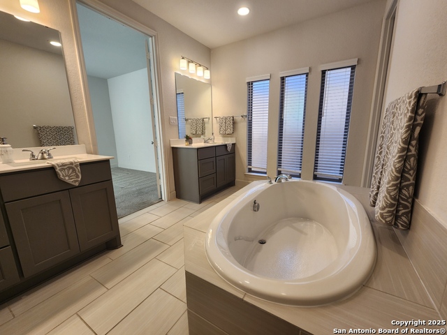 Listing photo id 16 for 12510 Thrall