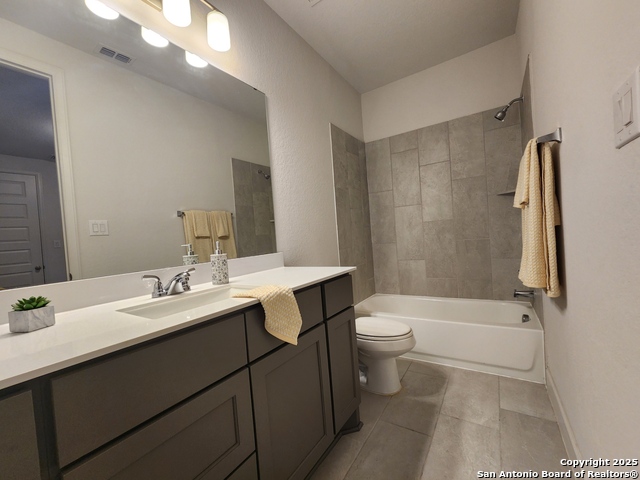 Listing photo id 18 for 12510 Thrall