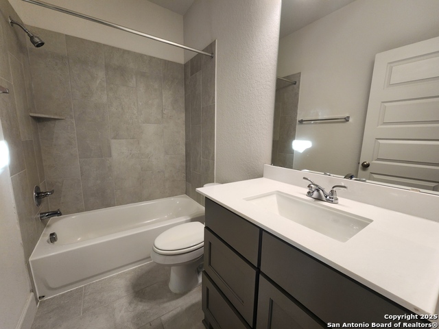 Listing photo id 25 for 12510 Thrall