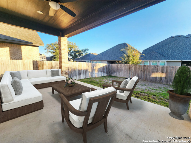 Listing photo id 28 for 12510 Thrall