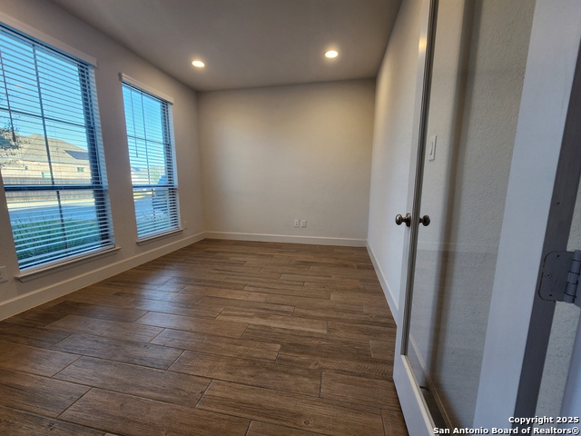 Listing photo id 3 for 12510 Thrall