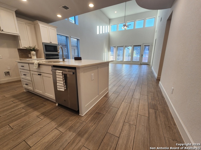 Listing photo id 5 for 12510 Thrall