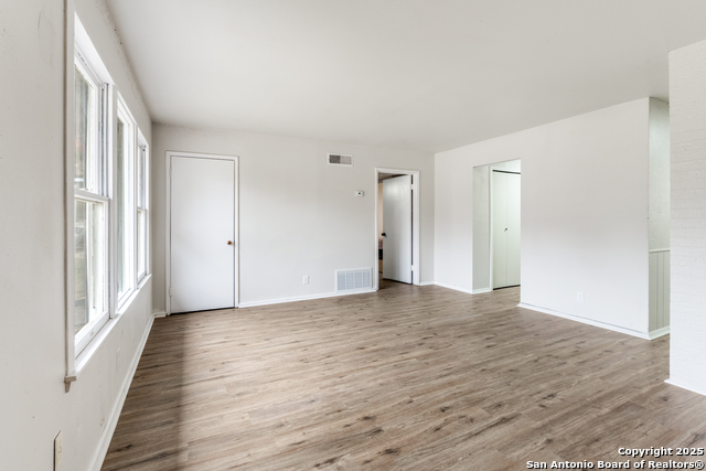 Listing photo id 3 for 322 Kate Schenck