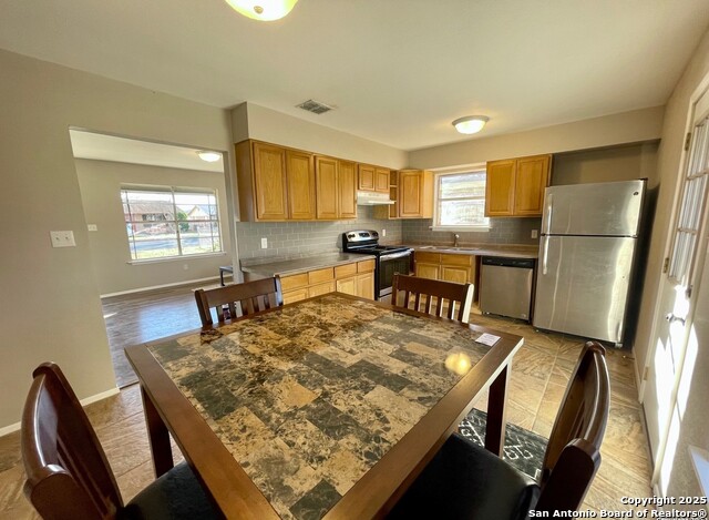 Image 9 of 19 For 456 Melody