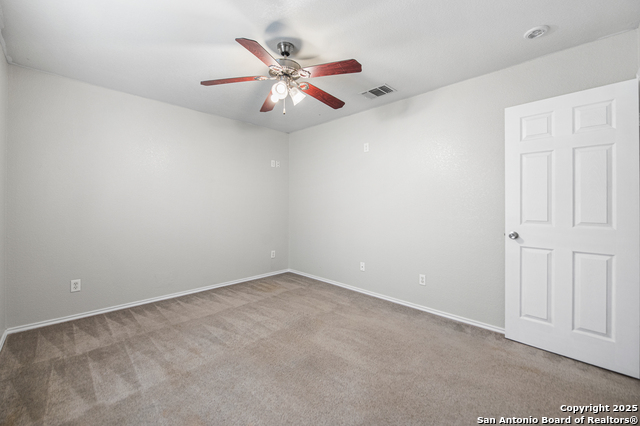 Listing photo id 31 for 8815 Mission Mdw