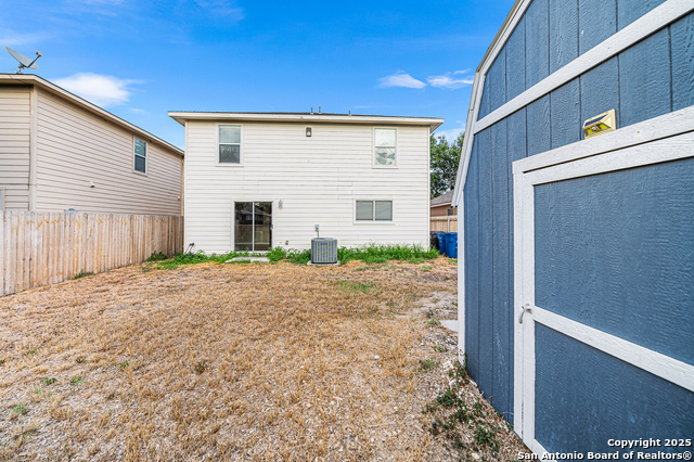 Listing photo id 36 for 8815 Mission Mdw