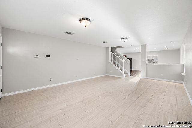 Listing photo id 4 for 8815 Mission Mdw