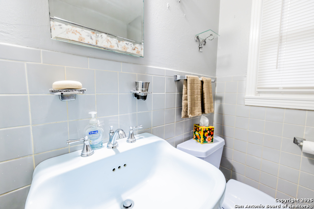 Image 5 of 15 For 102 Raleigh  