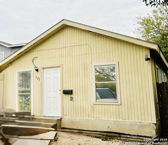 Listing photo id 3 for 123 Mitchell W