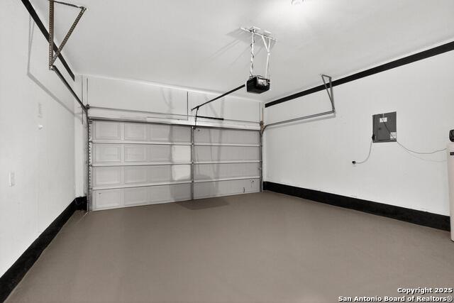 Image 32 of 34 For 13415 Winemaker