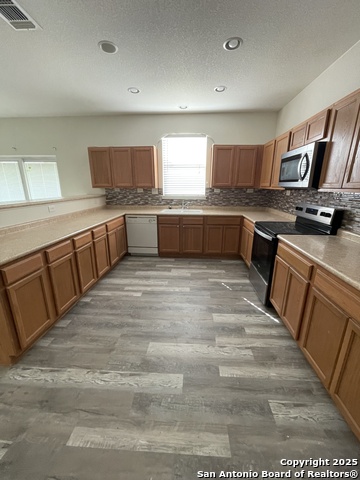 Image 5 of 44 For 11111 Denae  