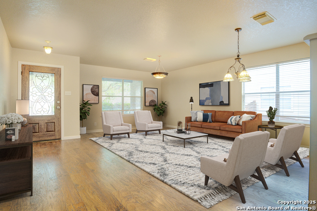 Listing photo id 12 for 17226 Irongate Rail