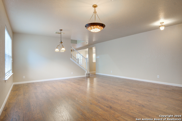 Listing photo id 15 for 17226 Irongate Rail