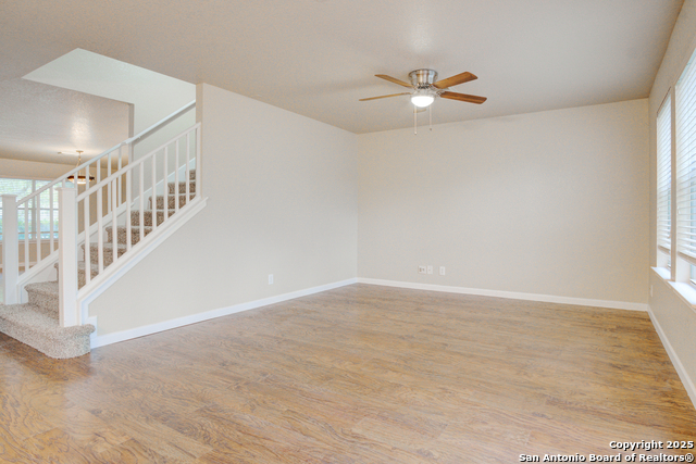 Listing photo id 20 for 17226 Irongate Rail