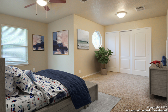 Listing photo id 33 for 17226 Irongate Rail