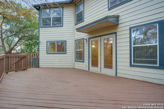 Listing photo id 37 for 17226 Irongate Rail