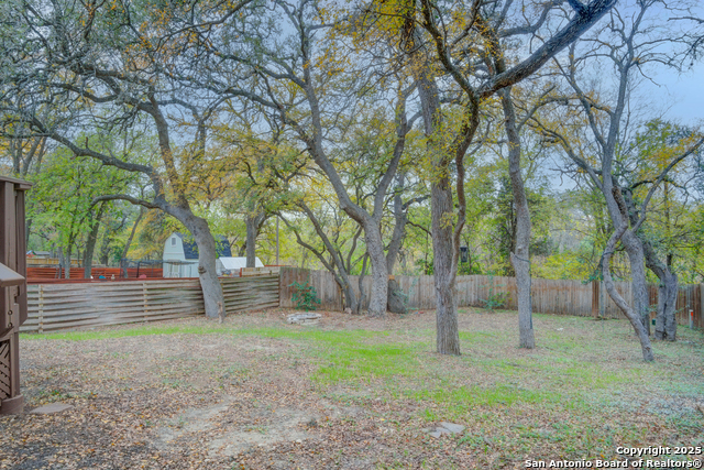 Listing photo id 39 for 17226 Irongate Rail