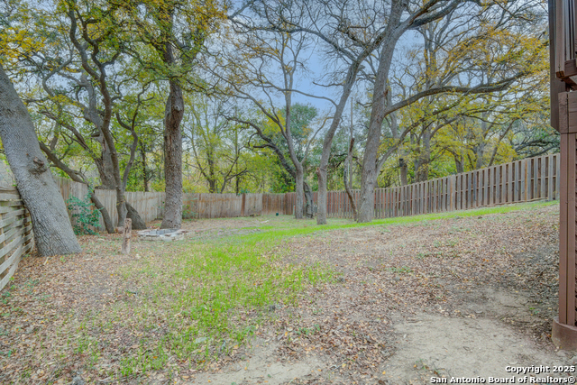 Listing photo id 42 for 17226 Irongate Rail