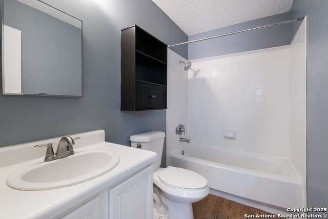 Listing photo id 11 for 2538 Kingswell