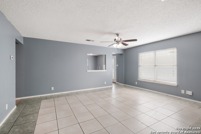 Listing photo id 2 for 2538 Kingswell