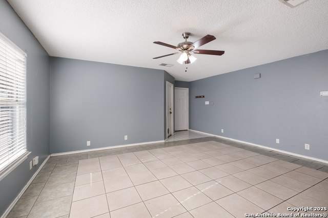 Listing photo id 4 for 2538 Kingswell