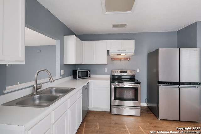 Listing photo id 6 for 2538 Kingswell