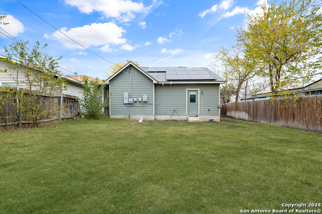 Image 23 of 25 For 1528 Edison  