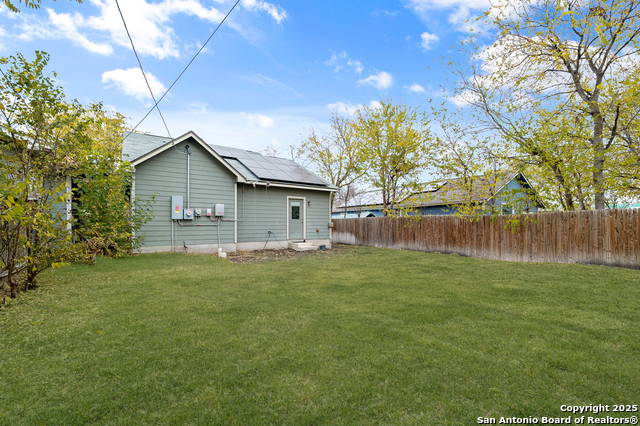 Image 24 of 25 For 1528 Edison  