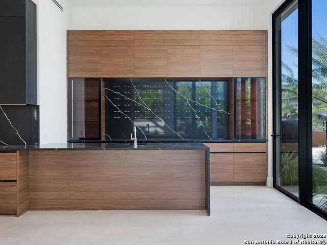 Listing photo id 11 for 24606 Cliff Line