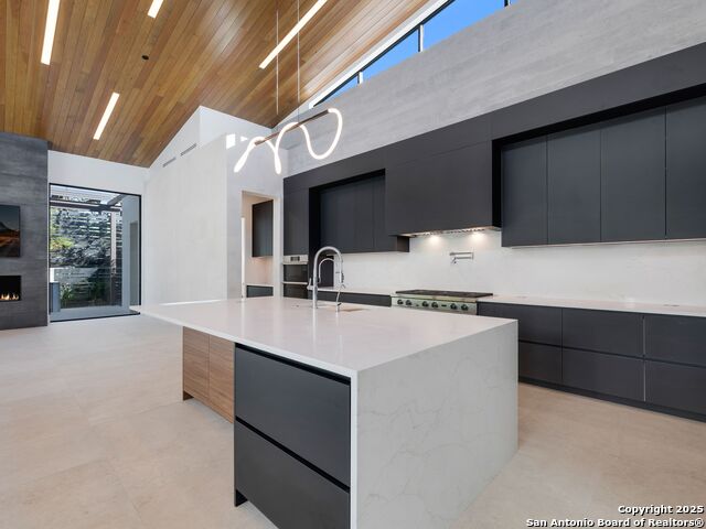 Listing photo id 16 for 24606 Cliff Line