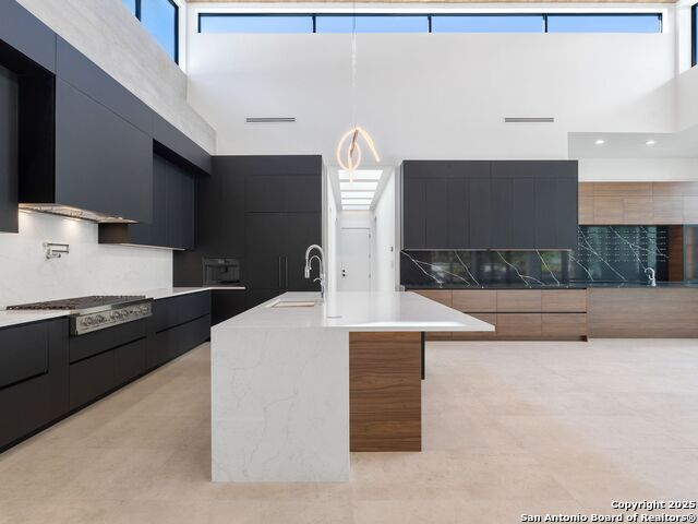 Listing photo id 19 for 24606 Cliff Line