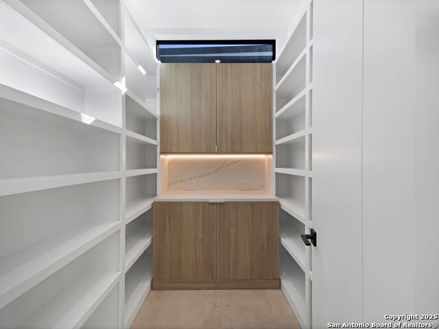 Listing photo id 22 for 24606 Cliff Line