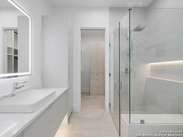 Listing photo id 27 for 24606 Cliff Line