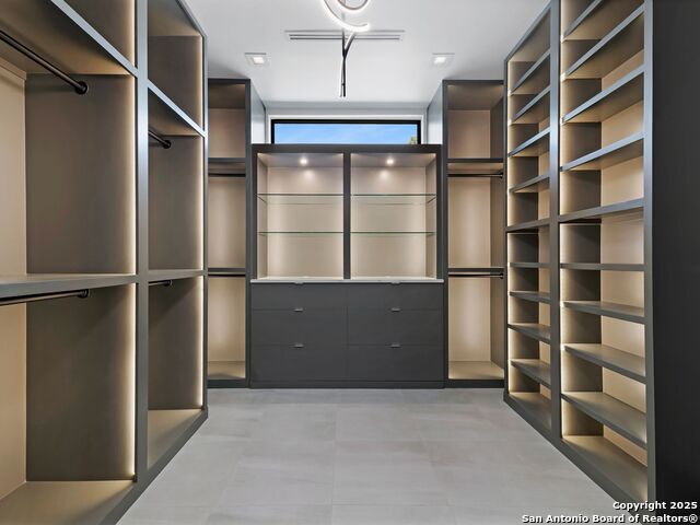 Listing photo id 39 for 24606 Cliff Line