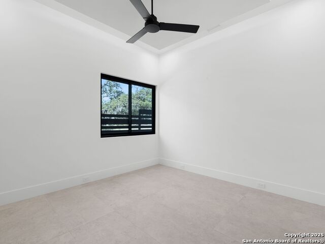 Listing photo id 43 for 24606 Cliff Line