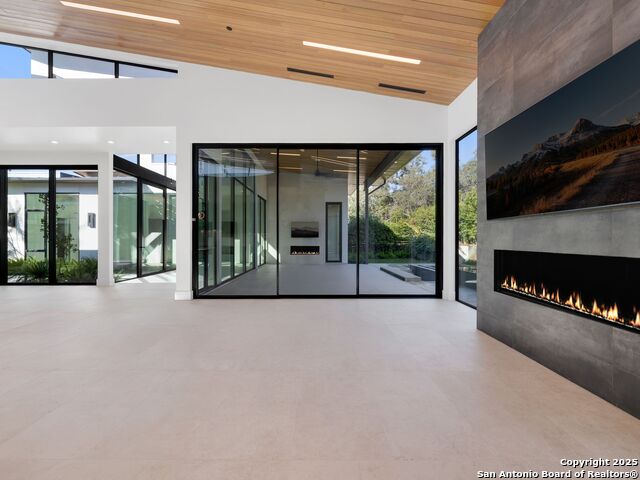 Listing photo id 48 for 24606 Cliff Line