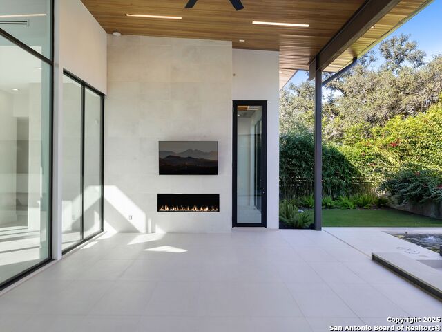 Listing photo id 49 for 24606 Cliff Line